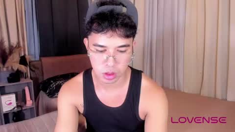 asiancum_peter online show from July 10, 2:15 am