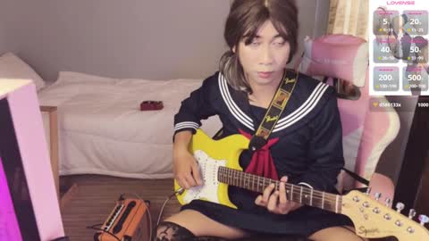 Snapshot of asianfemboycd chatting on December 16, 5:27 am Emi online show from December 16, 5:27 am