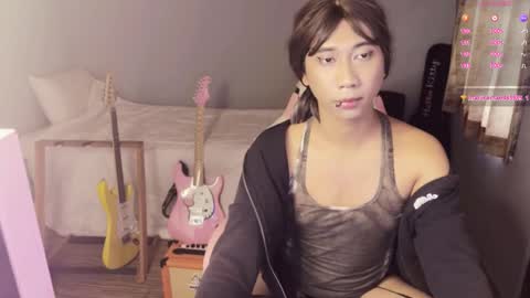 Snapshot of asianfemboycd chatting on March 7, 9:40 am Emi online show from March 7, 9:40 am