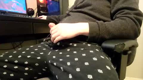 Snapshot of asianloverxxx_x chatting on January 19, 2:28 pm asianloverxxx_x online show from January 19, 2:28 pm