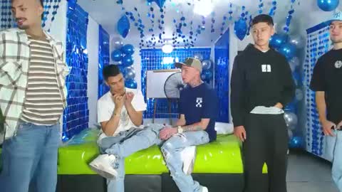 THOMAS AND DAMIAND online show from January 15, 12:19 am