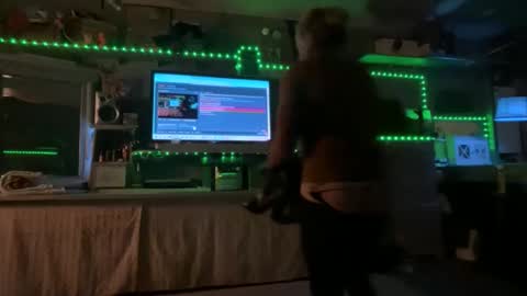 SIR WILLIAM online show from November 23, 8:25 am