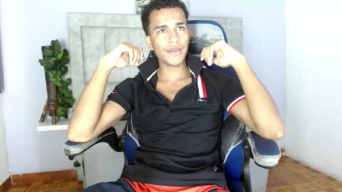 Snapshot of aston_vera chatting on September 20, 3:45 pm Aston  online show from September 20, 3:45 pm