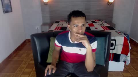 Snapshot of aston_vera chatting on September 15, 3:08 am Aston  online show from September 15, 3:08 am