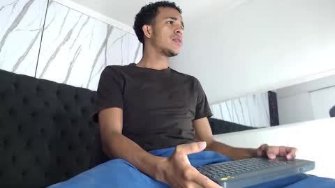 Snapshot of aston_vera chatting on October 1, 3:21 am Aston  online show from October 1, 3:21 am