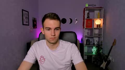 astren online show from March 4, 7:26 am