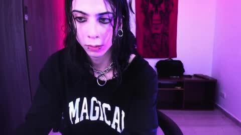 athenauwu online show from April 19, 6:24 am