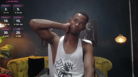Snapshot of athleticbig_cock chatting on December 5, 2:42 am ATHLETIC  COCK online show from December 5, 2:42 am