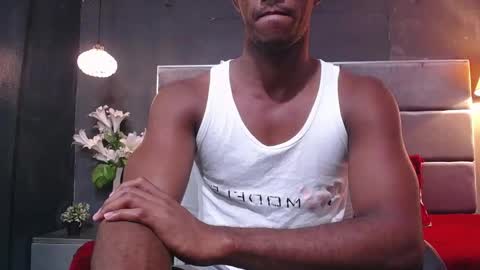 Snapshot of athleticbig_cock chatting on October 5, 1:42 am ATHLETIC  COCK online show from October 5, 1:42 am