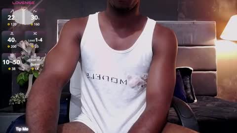 Snapshot of athleticbig_cock chatting on October 24, 2:24 am ATHLETIC  COCK online show from October 24, 2:24 am