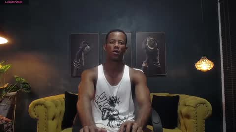 Snapshot of athleticbig_cock chatting on December 22, 2:17 am ATHLETIC  COCK online show from December 22, 2:17 am