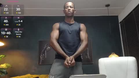 Snapshot of athleticbig_cock chatting on December 15, 1:46 am ATHLETIC  COCK online show from December 15, 1:46 am