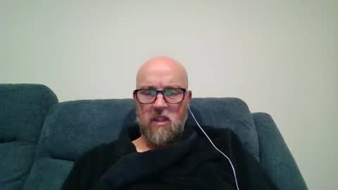 Snapshot of aussieguy73 chatting on October 25, 12:18 pm aussieguy73 online show from October 25, 12:18 pm