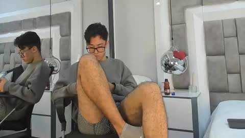 austinreeds online show from February 24, 3:02 pm