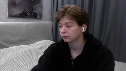 ausxuw online show from September 23, 10:20 pm