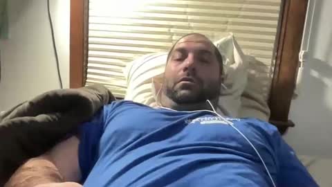 averagejoe345977 online show from March 1, 8:25 am