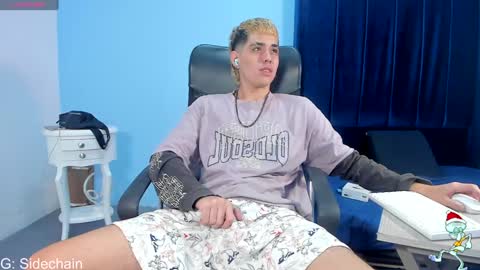 Axel cifer online show from December 27, 8:07 pm