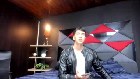 axel_hendrick online show from February 21, 12:17 pm