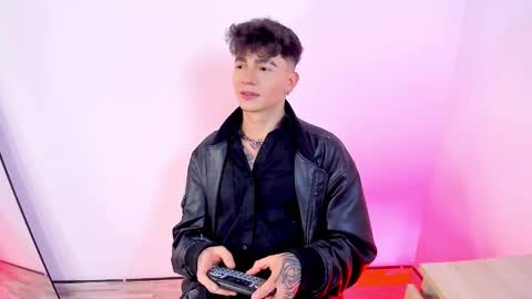 Axel online show from January 18, 11:51 pm