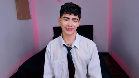 Axel online show from July 18, 8:58 pm