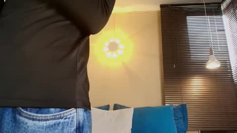 Snapshot of axel_moon_s chatting on October 13, 6:14 pm Axel Moon online show from October 13, 6:14 pm