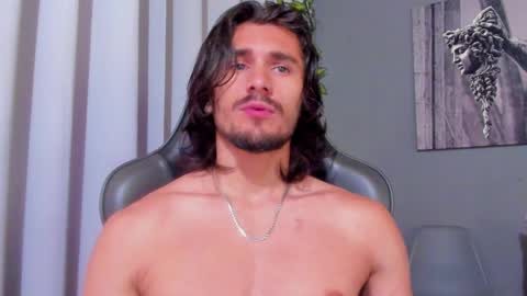 Axel online show from February 19, 4:55 pm