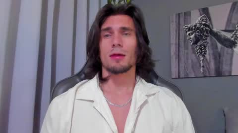 Axel online show from March 2, 9:19 pm