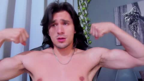 Axel online show from December 14, 10:18 pm