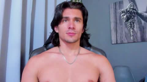 Axel online show from December 13, 10:02 pm