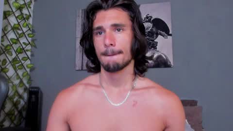 Axel online show from February 7, 9:48 pm