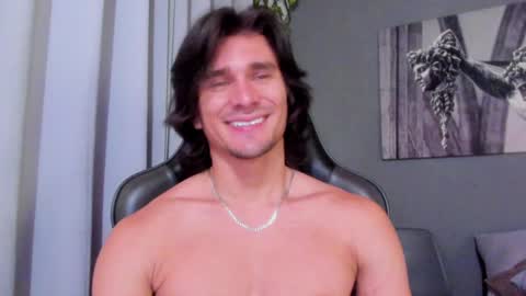 Axel online show from December 22, 8:58 pm