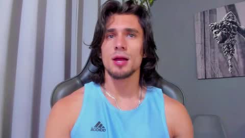 Axel online show from March 1, 8:42 pm