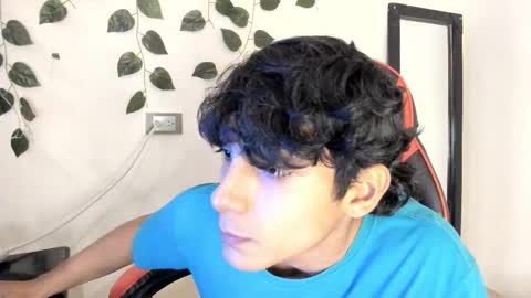 axel_rosse2 online show from November 23, 10:10 pm