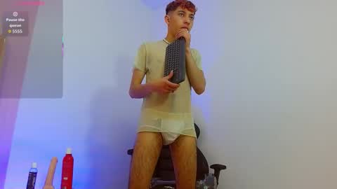 Snapshot of axel_tay1 chatting on October 11, 11:58 am AXEL  online show from October 11, 11:58 am