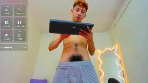 Snapshot of axel_tay1 chatting on October 25, 4:47 am AXEL  online show from October 25, 4:47 am