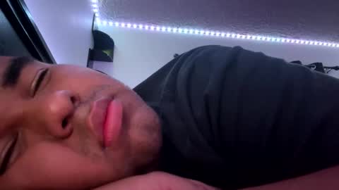 axelfigueroa2 online show from October 17, 4:38 am