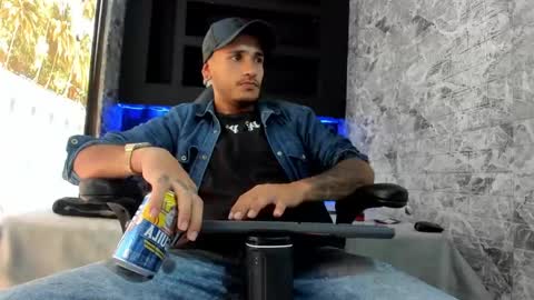 Snapshot of axell_cross2 chatting on October 25, 5:14 pm Axell Cross2 online show from October 25, 5:14 pm