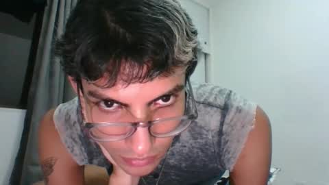 Snapshot of axellatino_ chatting on February 14, 2:07 am Axel  online show from February 14, 2:07 am