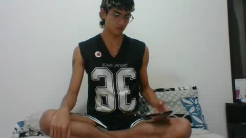 Snapshot of axellatino_ chatting on March 11, 2:43 am Axel  online show from March 11, 2:43 am