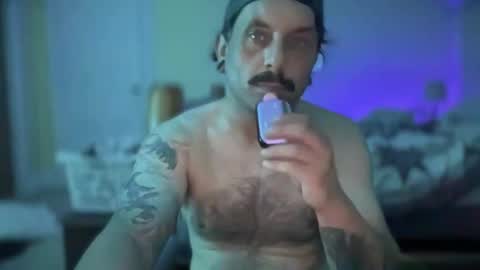 Snapshot of b4nkshot765 chatting on September 13, 9:10 am bry online show from September 13, 9:10 am