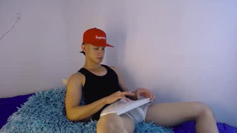 babyandy_x online show from December 22, 11:24 pm
