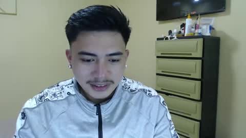 Snapshot of badboy_hanns chatting on December 9, 5:02 pm HANNS online show from December 9, 5:02 pm