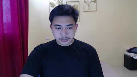 Snapshot of badboy_hanns chatting on December 8, 1:02 am HANNS online show from December 8, 1:02 am