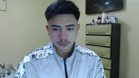 Snapshot of badboy_hanns chatting on December 10, 4:13 am HANNS online show from December 10, 4:13 am