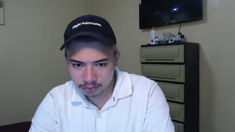 Snapshot of badboy_hanns chatting on January 1, 11:51 pm HANNS online show from January 1, 11:51 pm