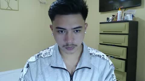 Snapshot of badboy_hanns chatting on December 10, 2:17 pm HANNS online show from December 10, 2:17 pm