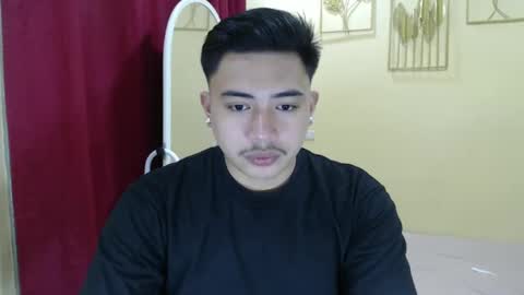 Snapshot of badboy_hanns chatting on December 8, 12:52 pm HANNS online show from December 8, 12:52 pm