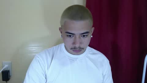 Snapshot of badboy_hanns chatting on December 15, 5:53 pm HANNS online show from December 15, 5:53 pm