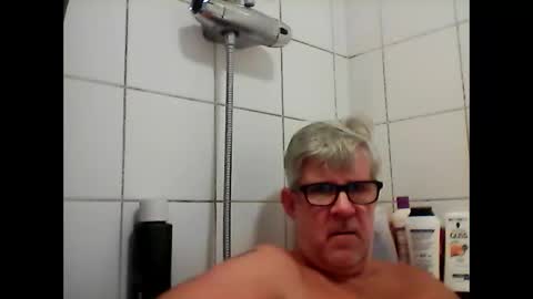 baggelina75 online show from December 5, 6:45 pm