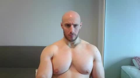 Snapshot of baldyboyy chatting on March 6, 3:57 am baldyboyy online show from March 6, 3:57 am